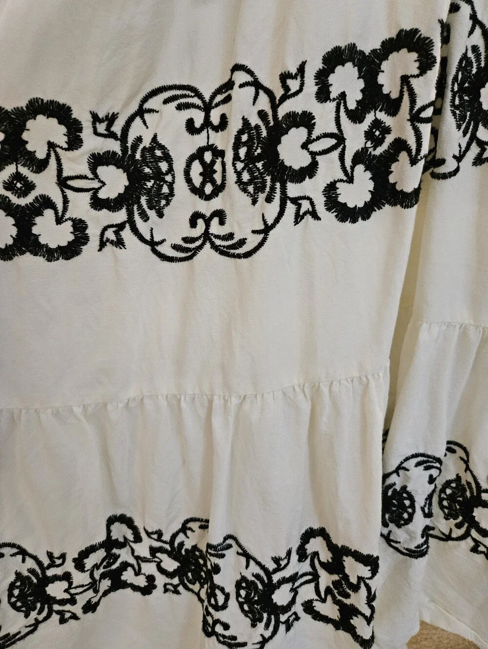 Old Navy Cream Midi Dress with Black Embroidered Floral Design Size XL Pockets - Picture 9 of 13